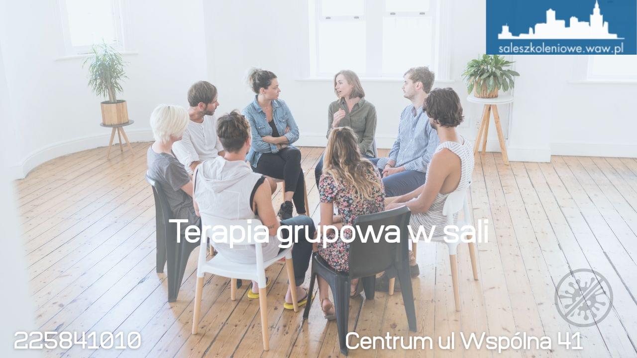 Terapia grupowa w sali
